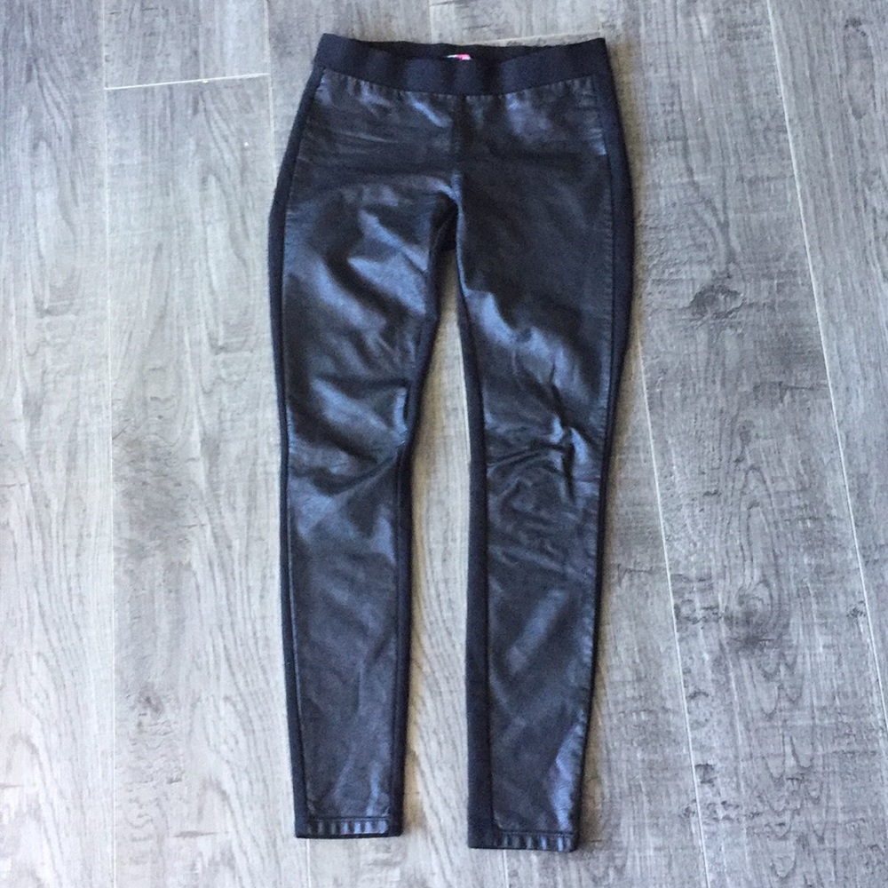 Faux leather skinny pants